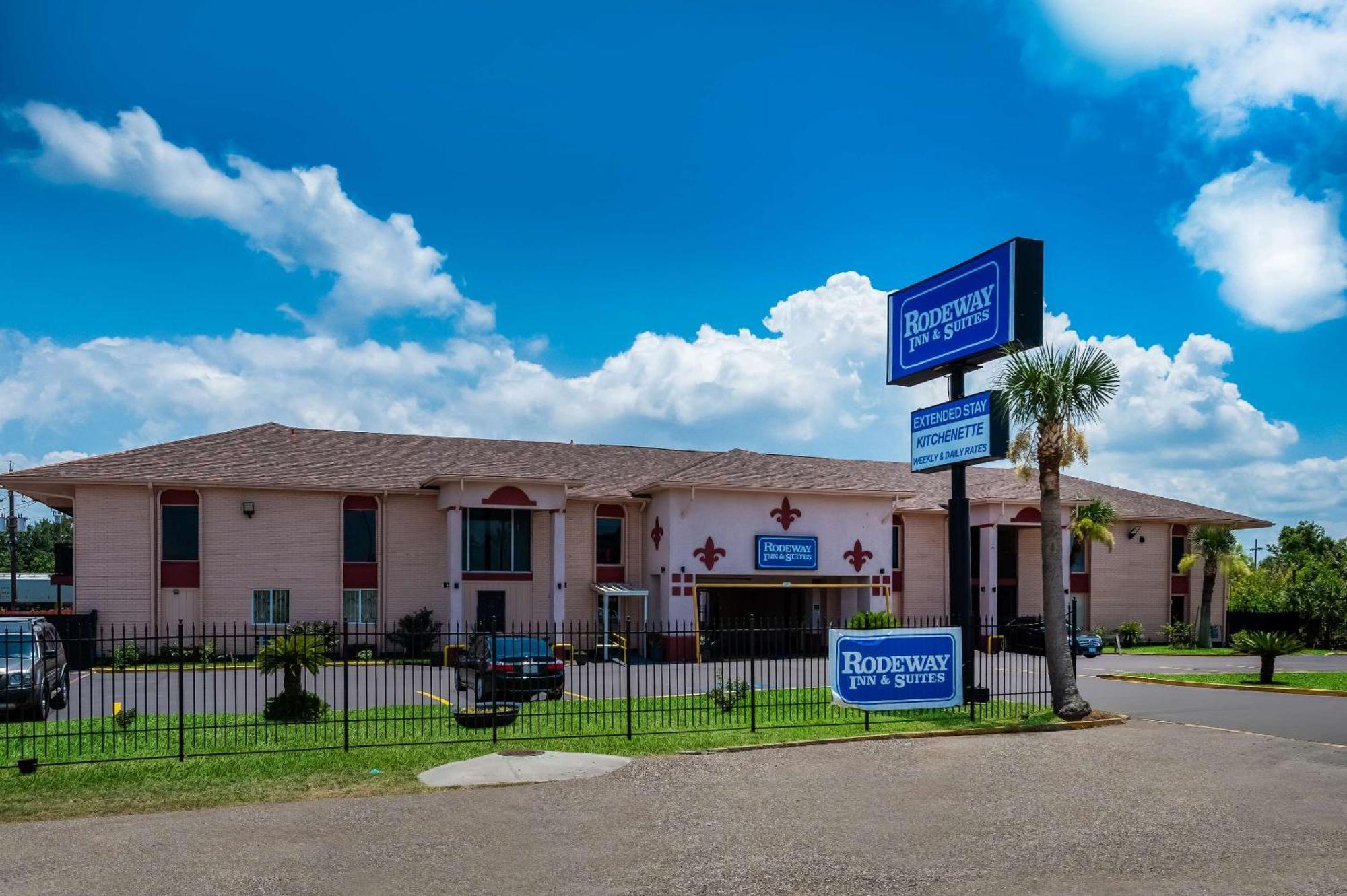 Rodeway Inn & Suites East New Orleans Exterior photo